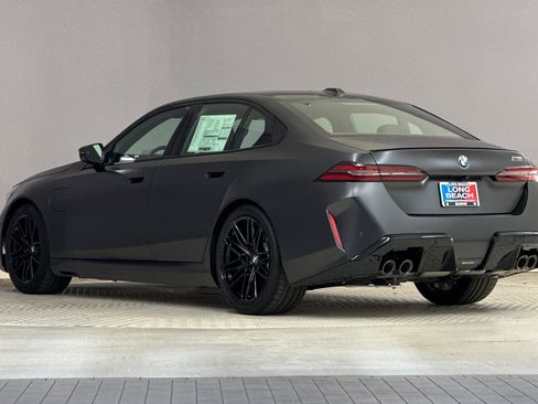 New 2026 BMW M5 w/ Executive Package image 3