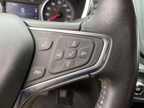 Used 2020 Chevrolet Equinox LT image 17