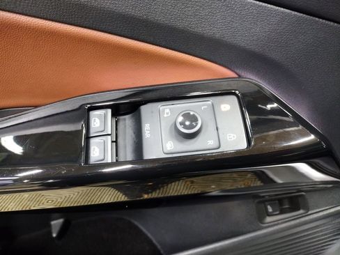 Used 2021 Volkswagen ID.4 Pro S w/ Gradient Package image 20