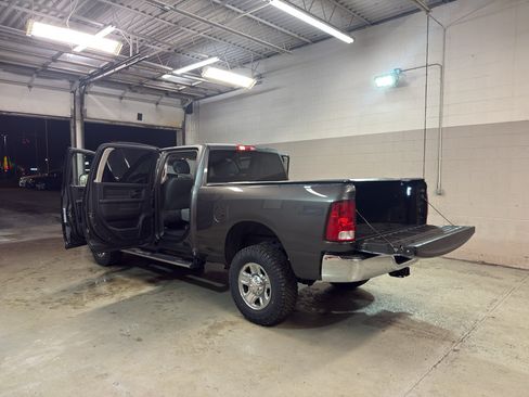 Used 2018 RAM 2500 Tradesman w/ Chrome Appearance Group AWD/4WD image 12