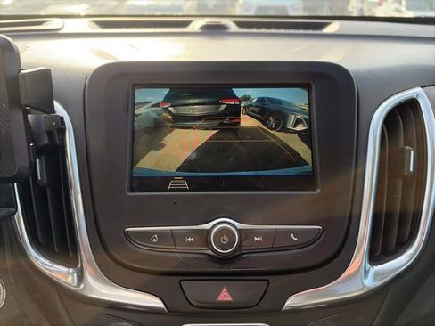 Used 2019 Chevrolet Equinox LT w/ Driver Convenience Package FWD image 10