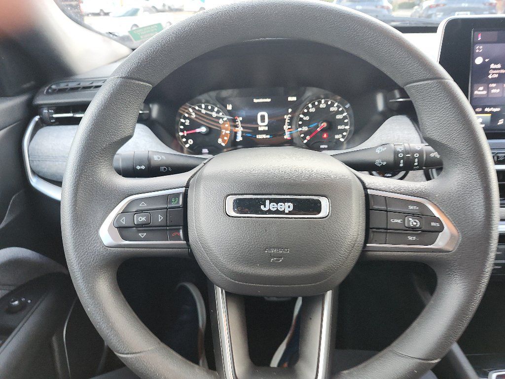 Used 2025 Jeep Compass Sport AWD/4WD image 22