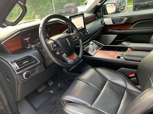Used 2021 Lincoln Navigator Reserve w/ Luxury Package AWD/4WD image 25
