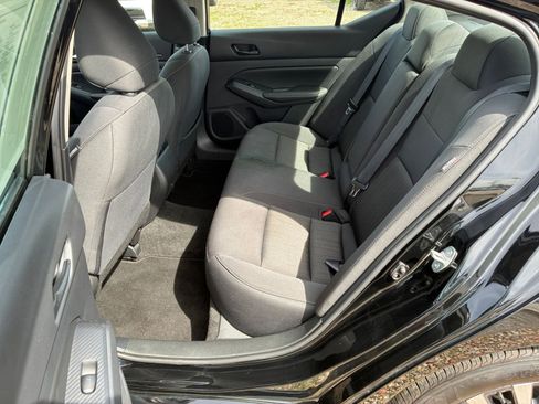 Used 2025 Nissan Altima 2.5 SV FWD image 20