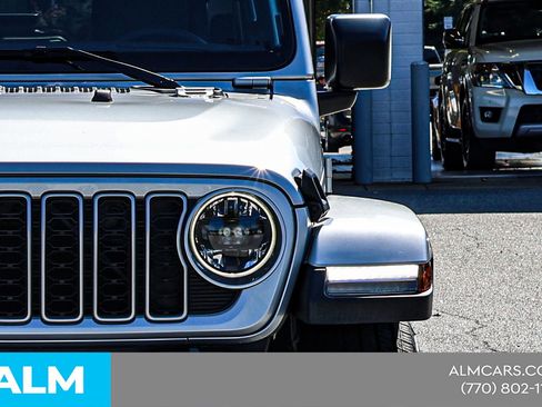 Used 2024 Jeep Wrangler Sahara image 15