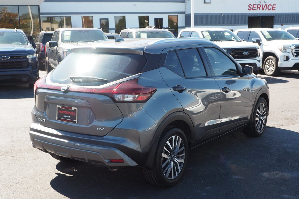 Used 2023 Nissan Kicks SV FWD image 5