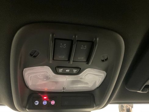 Used 2023 Chevrolet Colorado ZR2 w/ ZR2 Convenience Package III AWD/4WD image 25