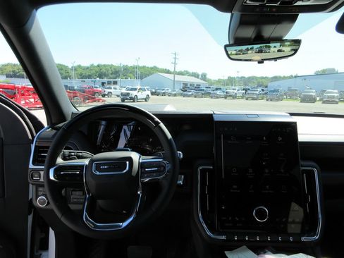 New 2026 GMC Yukon Denali w/ Denali Reserve Package AWD/4WD image 16