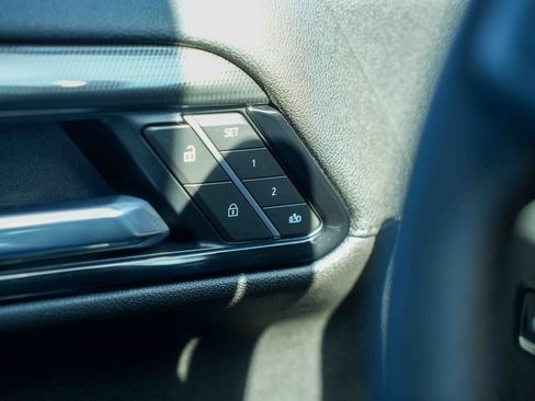 Used 2025 GMC Sierra 2500 AT4 w/ AT4 Premium Plus Package AWD/4WD image 28