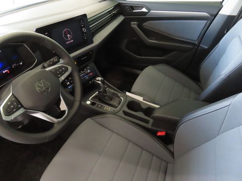 New 2026 Volkswagen Jetta SE FWD image 21