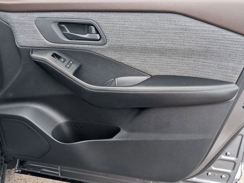 Used 2021 Nissan Rogue S image 46