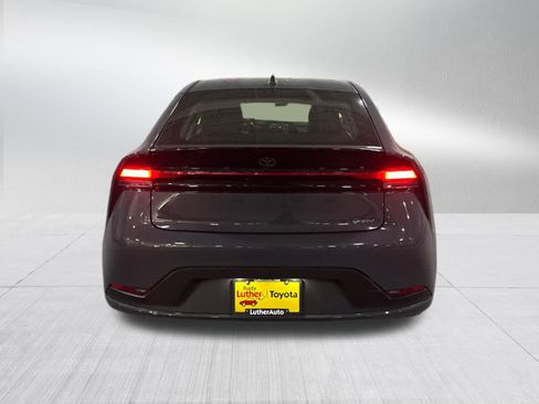 Used 2025 Toyota Prius LE FWD image 5