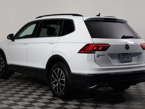 Used 2021 Volkswagen Tiguan SE w/ Panoramic Sunroof Package FWD image 6