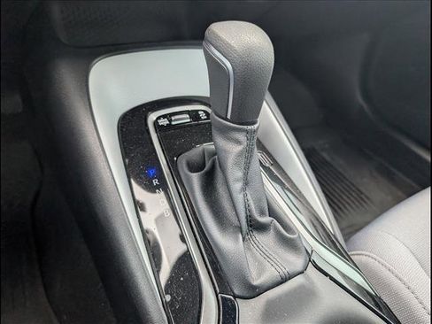 Used 2025 Toyota Corolla SE image 13