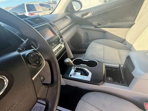 Used 2012 Toyota Camry LE FWD image 12