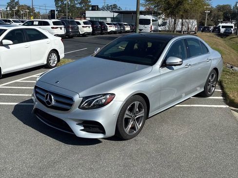 Used 2019 Mercedes-Benz E 300 E 300 image 4