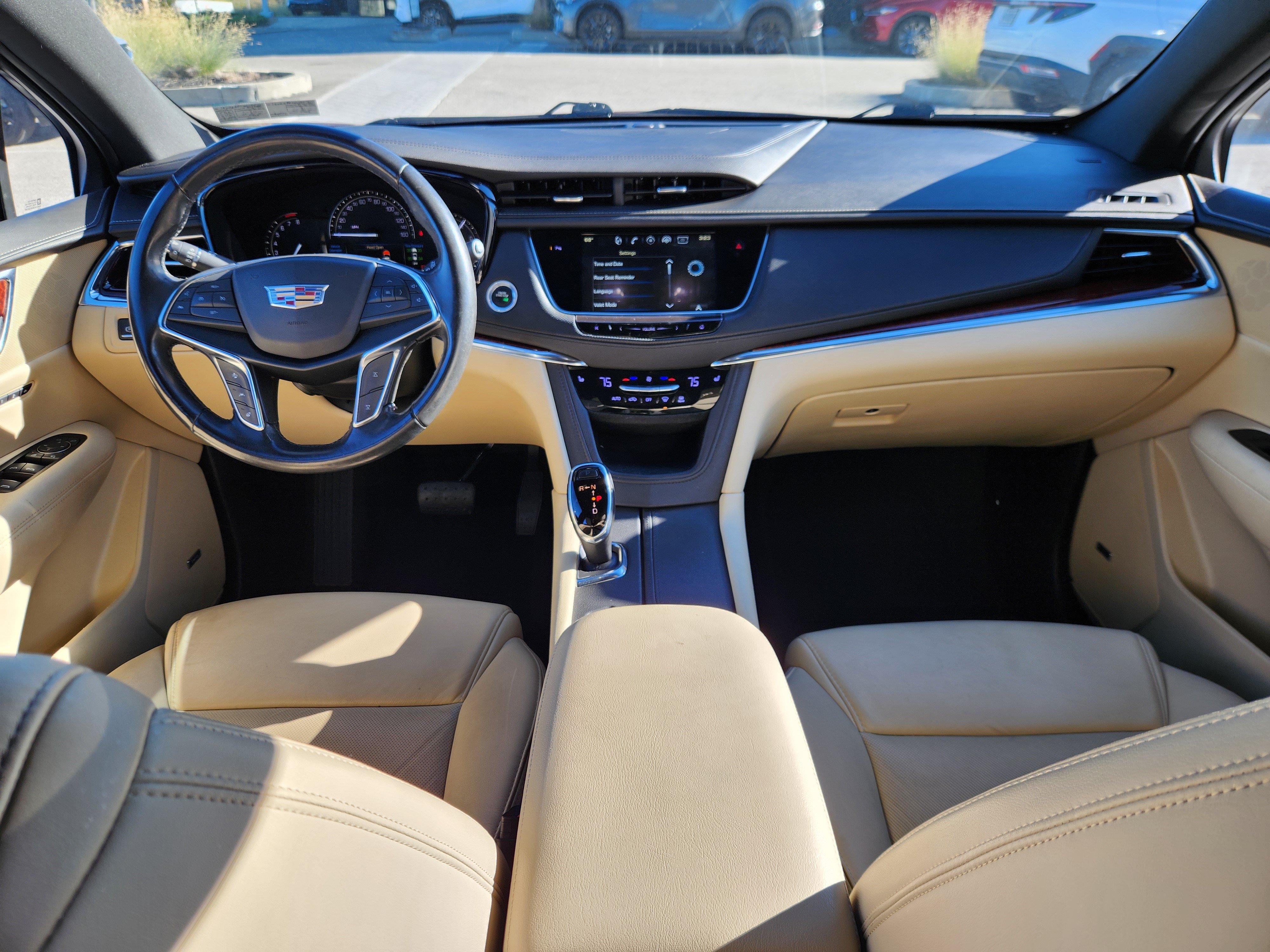 Used 2018 Cadillac XT5 Luxury w/ Driver Awareness Package AWD/4WD image 8