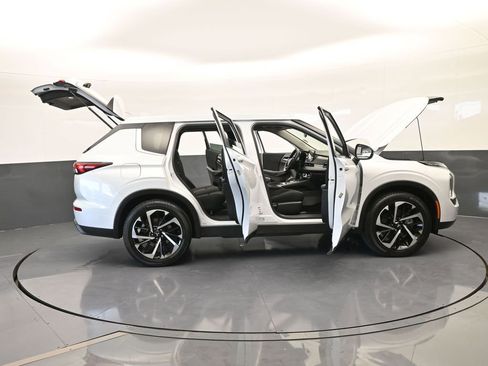 Used 2022 Mitsubishi Outlander ES image 72