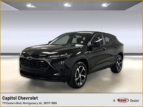 Used 2025 Chevrolet Trax RS w/ Driver Confidence Package FWD image 1
