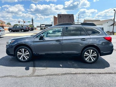 Used 2019 Subaru Outback 2.5i Limited AWD/4WD image 4