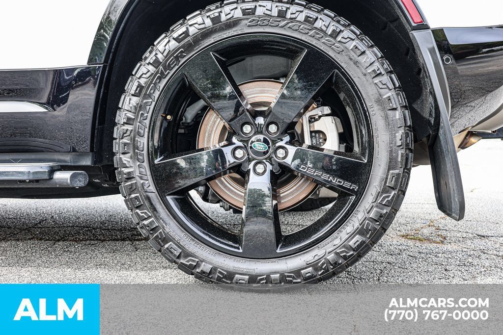Used 2022 Land Rover Defender 110 X-Dynamic SE AWD/4WD image 16