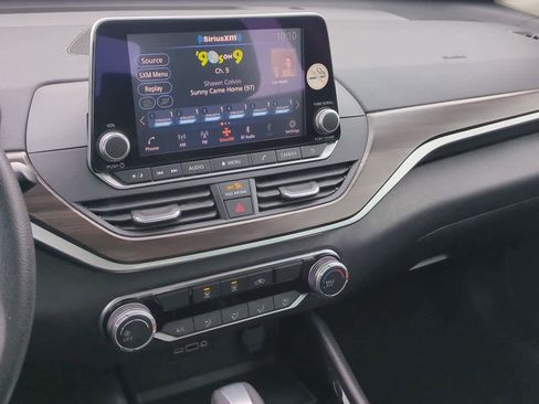 Used 2024 Nissan Altima 2.5 SV image 26