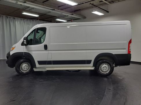 Used 2025 RAM ProMaster 2500 w/ U-Haul Equipment Group FWD image 5