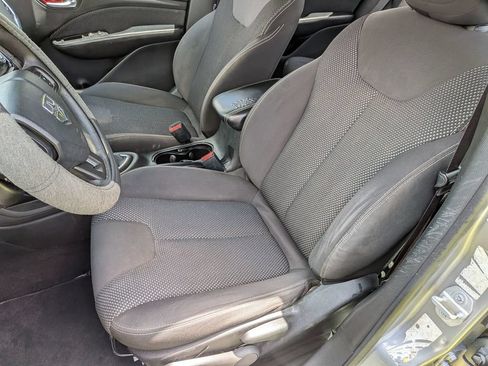 Used 2015 Dodge Dart SXT FWD image 28