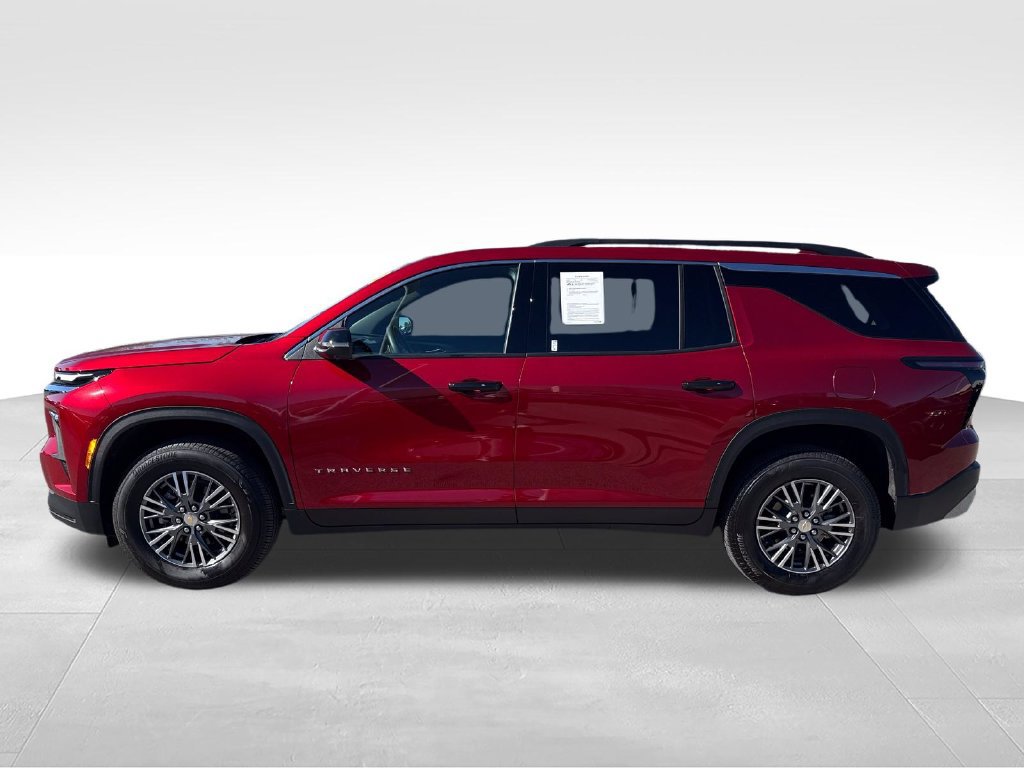Used 2026 Chevrolet Traverse LT w/ Driver Confidence Package FWD image 2