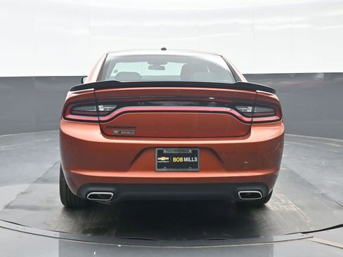 Used 2022 Dodge Charger SXT w/ Blacktop Package RWD image 5