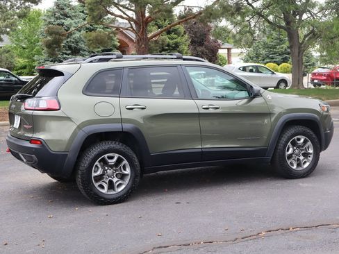 Used 2019 Jeep Cherokee Trailhawk w/ Cold Weather Group AWD/4WD image 4
