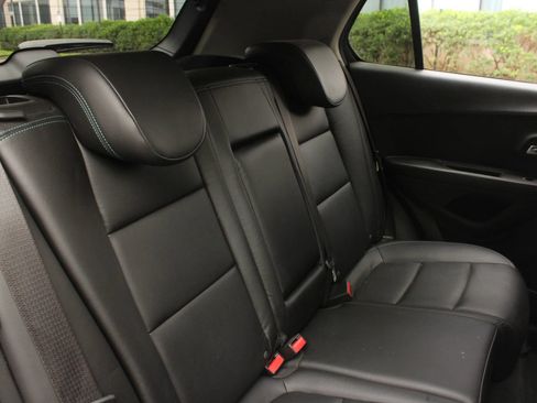 Used 2015 Chevrolet Trax LTZ FWD image 21