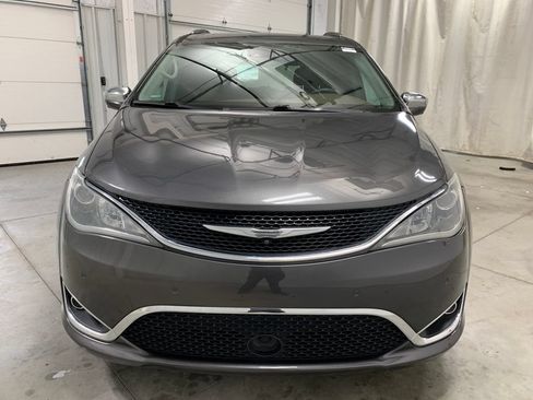 Used 2017 Chrysler Pacifica Limited FWD image 15
