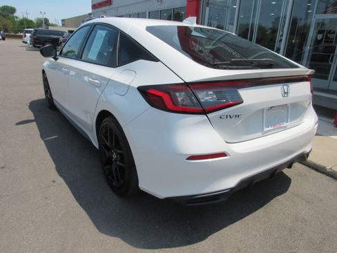 Used 2023 Honda Civic Sport image 7