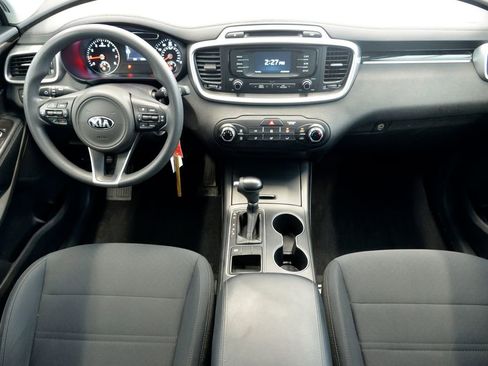 Used 2018 Kia Sorento L image 17