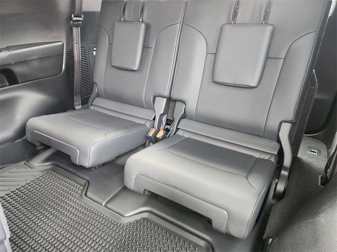 Used 2025 Lexus LX 600 4WD w/ Luxury Package image 33