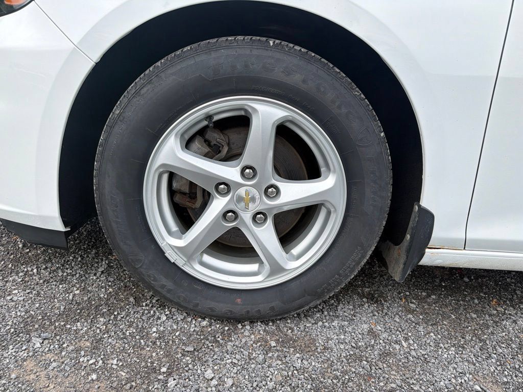 Certified 2018 Chevrolet Malibu LS FWD image 14