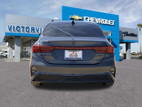 Used 2023 Kia Forte LXS w/ LXS Technology Package FWD image 5