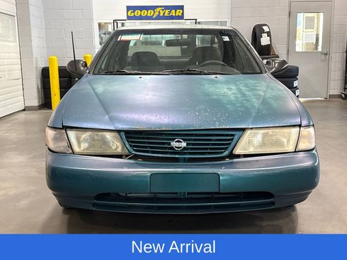 Used 1996 Nissan Sentra FWD image 2