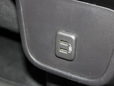 Used 2024 GMC Terrain SLT image 34