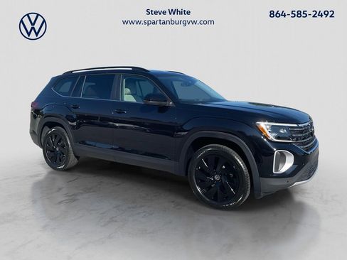 New 2026 Volkswagen Atlas SE FWD image 1