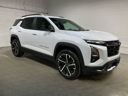 Used 2026 Chevrolet Equinox RS w/ Convenience Package III AWD/4WD image 3