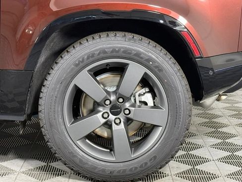 New 2026 Land Rover Defender 90 X-Dynamic SE AWD/4WD image 13