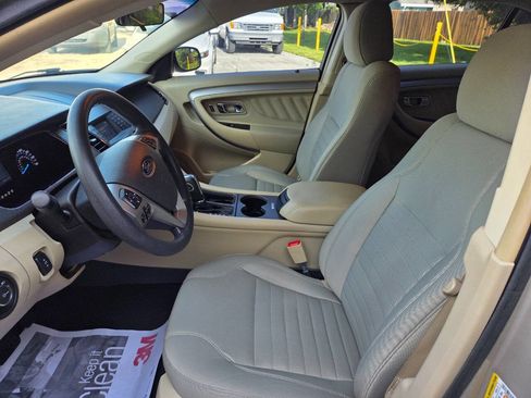 Used 2018 Ford Taurus SE FWD image 9
