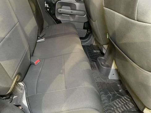 Used 2007 Jeep Wrangler Unlimited Sahara AWD/4WD image 21