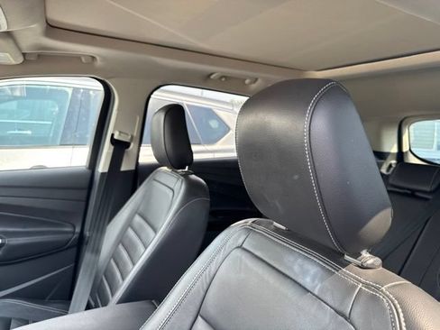 Used 2019 Ford Escape Titanium FWD image 6