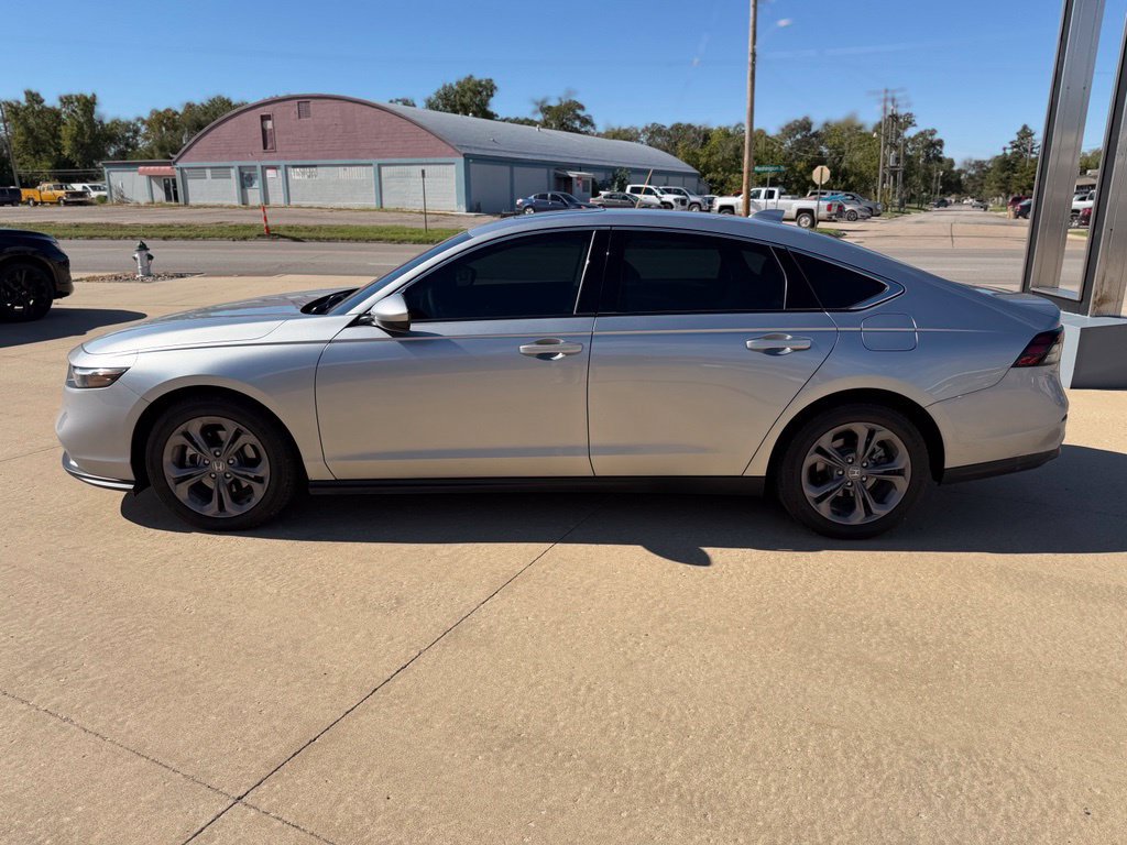 Used 2024 Honda Accord EX image 7
