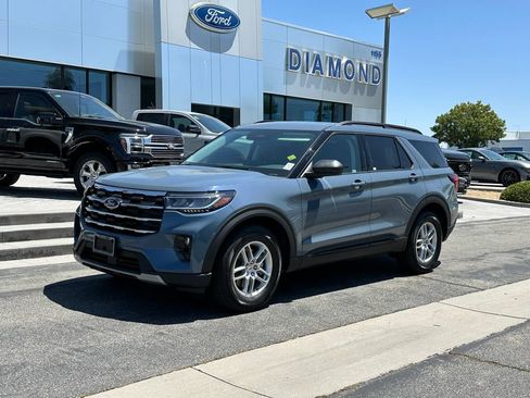 New 2026 Ford Explorer Active w/ Active Comfort Package RWD image 2