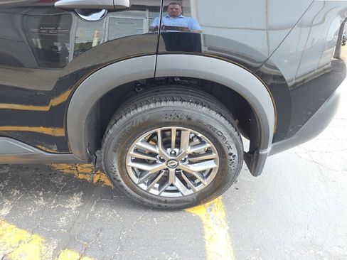 Used 2023 Nissan Rogue S AWD/4WD image 11