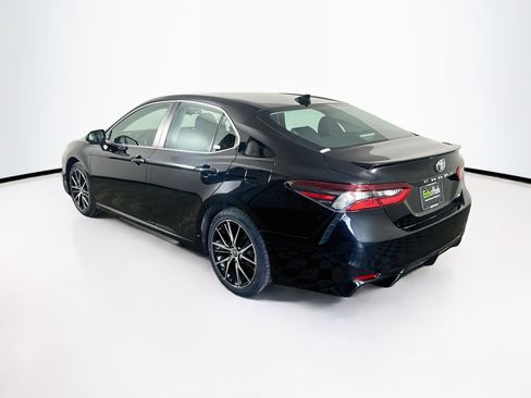 Used 2024 Toyota Camry SE FWD image 5